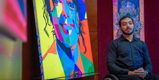 معرض جامعة عجمان يصور 