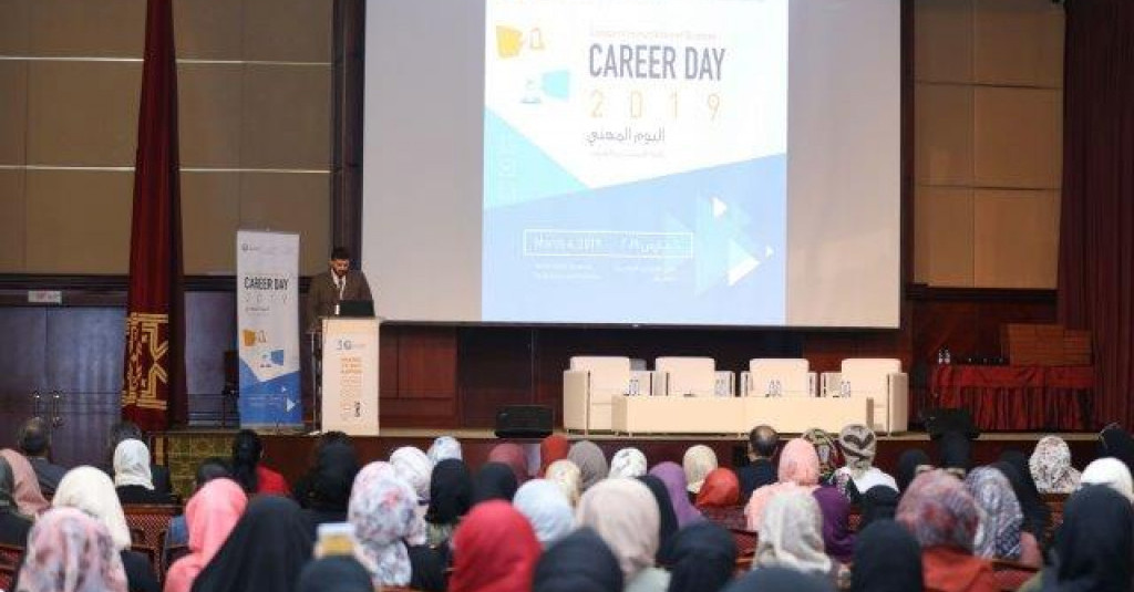 Humanities & Sciences College Organizes Career Day