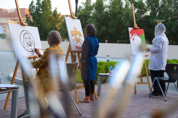 ورشة رسم لطالبات السكن تحت شعار 