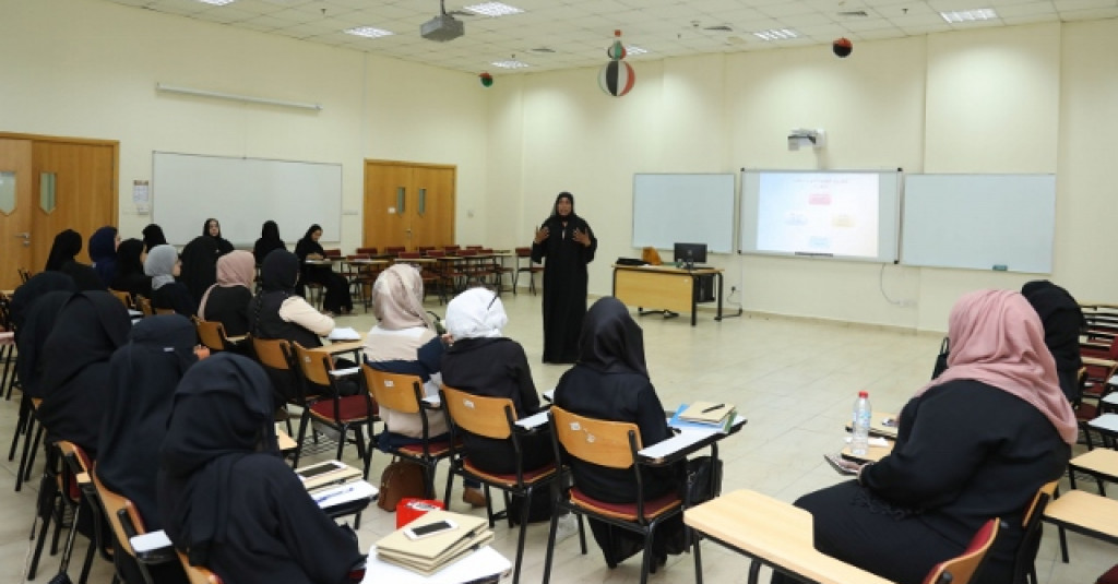 وحدة الإرشاد تنظم محاضرات وورش عمل متنوعة لطالبات الجامعة