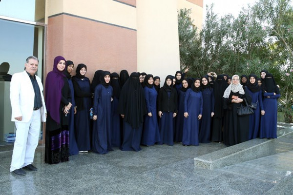 جامعة عجمان تستقبل وفود طلابية من المدارس الثانوية