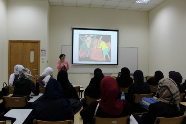 ورش عمل متنوعة لتنمية مهارات الطالبات في مختلف المجالات