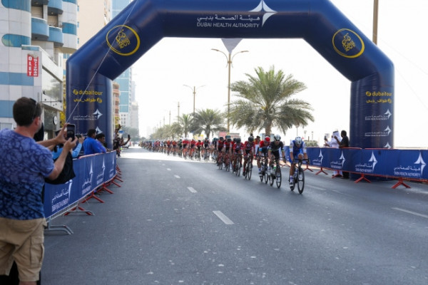 AU Student Participate in Organizing Dubai Tour 2017