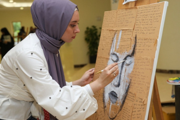 Ajman University organizes Carnival for Fine Arts