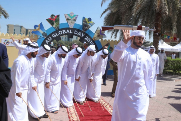 الشيخ راشد بن حميد يفتتح فعالية 